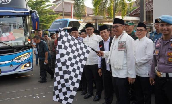 432 Jemaah Haji Gelombang 2 asal Cilegon Dilepas Wali Kota Helldy