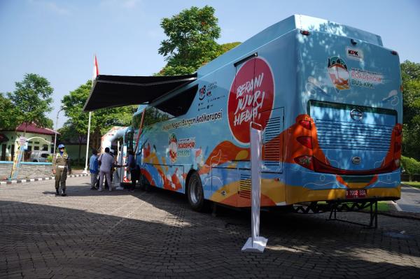 Ada Apa Bus Anti Korupsi KPK Ada di Bangkalan