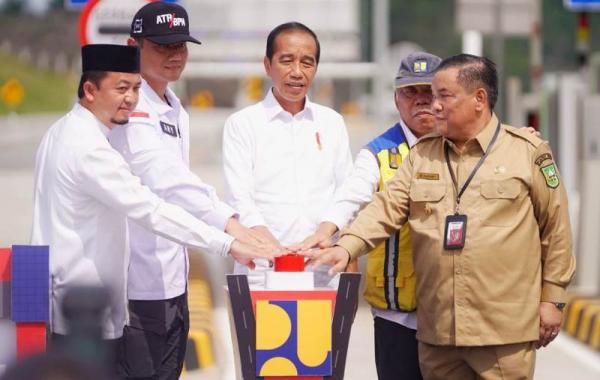 Diresmikan Priseden Jokowi, Tol  Bangkinang Koto Kampar Habiskan Dana Rp4,8 Triliun