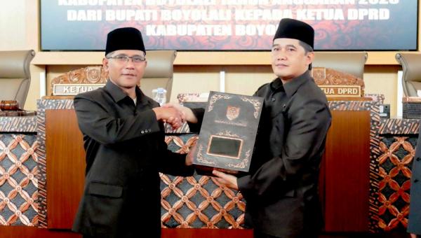 Sidang Paripurna DPRD, Bupati Boyolali Sampaikan Ranperda Pertanggungjawaban APBD 2023