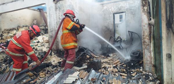 Kebakaran di Pasar Sukanagara Diduga Akibat Konsleting di Kios Petasan