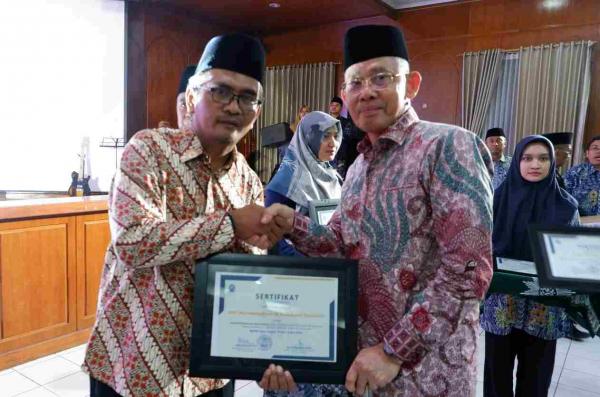 SMP Muhammadiyah PK Surakarta Sabet Prestasi Dikdasmen Award 2024