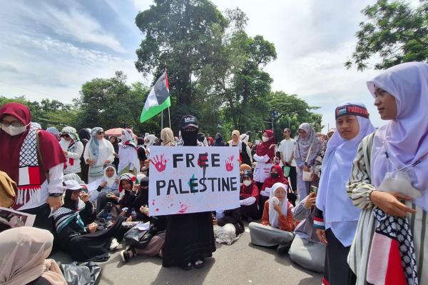 Ribuan Umat Islam Gelar Aksi Solidaritas Bela Palestina di Medan