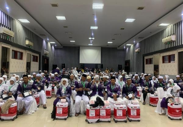 114 Jamaah Calon Haji Aceh Tenggara Dilepas Menuju Tanah Suci
