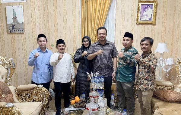 Silaturahmi ke Kediaman, GP Ansor Dukung Ririn Farabi Arafiq jadi Wali Kota Depok
