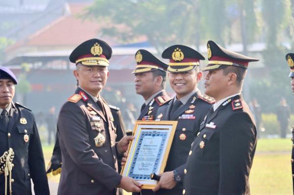 Kapolres Tulungagung Terima  Penghargaan dari Kapolda Jatim