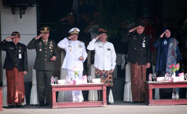Peringatan Hari Lahir Pancasila, Danlanal Semarang Upacara bersama Pj Gubernur Jateng