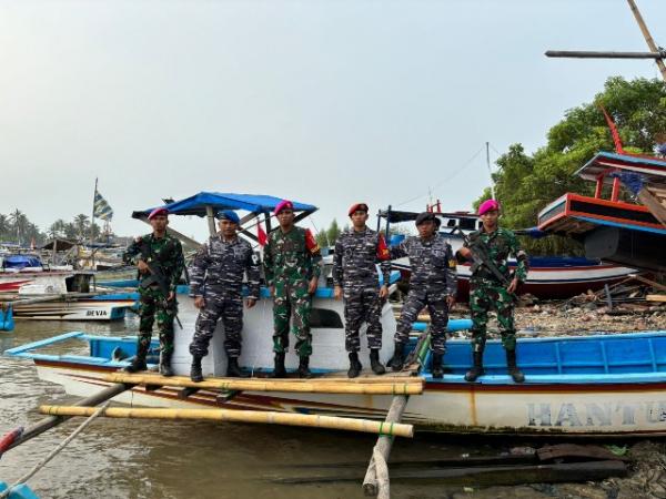 Korps Marinir Baret Ungu Temukan Kapal Diduga Pengebom Ikan di Sekitar Pulau Deli dan Tinjil