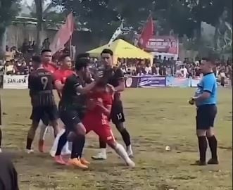 Pemain Liga 1 dan Eks Timnas Keroyok Wasit saat Tarkam di Semarang, Begini Respons PSSI