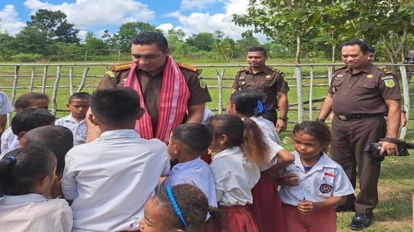 Jaksa Masuk Sekolah di Timor Tengah Utara