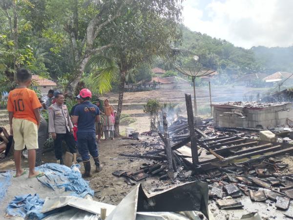 Kebakaran Diduga Akibat Korsleting Listrik, Rumah di Kampung Gempol Rata dengan Tanah