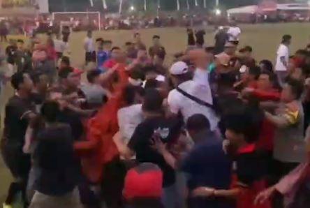 Laga Tarkam Piala Bupati Semarang Ricuh, Kuasa Hukum: 2 Wasit Korban Pengeroyokan Lapor Polisi