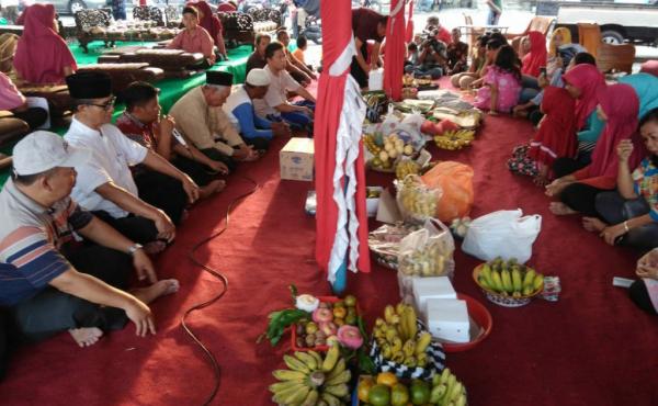 Tradisi Apitan di Semarang menjadi Salah Satu dari 8 Tradisi Unik Sambut Idul Adha di Indonesia.