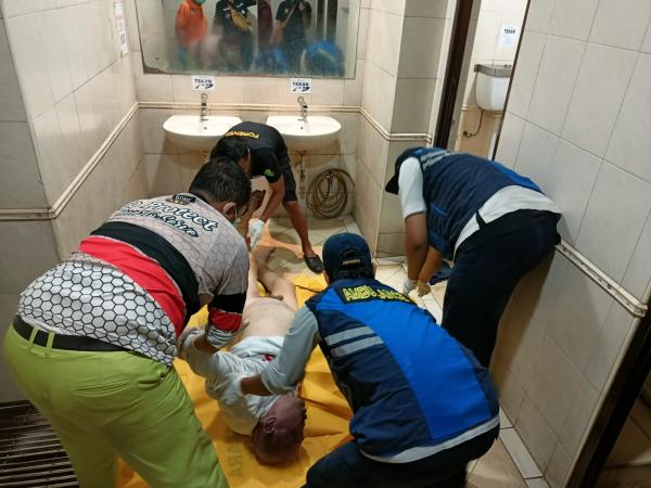 Mayat Pria Ditemukan di Toilet Rest Area Tol Sidoarjo, Keluarga Tolak Otopsi