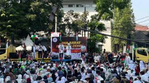 Jawa Barat Melawan Zionis! Ridwan Kamil Ikut Aksi Bela Palestina di Depan Gedung DPRD Jabar