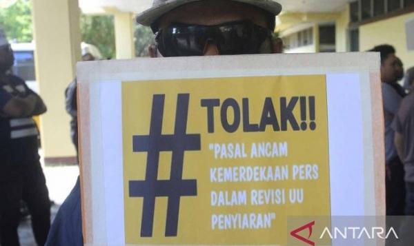 Tolak RUU Penyiaran Wartawan Kupang Demo ke DPRD NTT, Jurnalis Waingapu Gelar Diskusi Interaktif