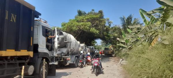 Kemacetan Perbaikan Jalan Nasional Wilayah Puloampel Kabupaten Serang, Dikeluhkan Pengguna Jalan