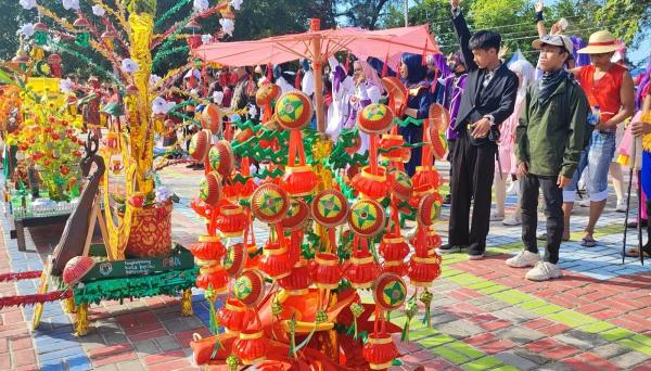 Foto Semarak Festival Pasir di Bangka Belitung