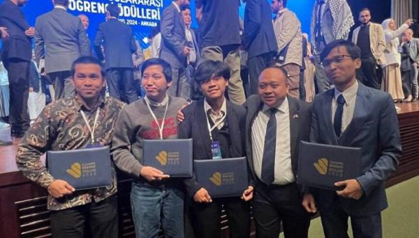 Bikin Bangga, 4 Mahasiswa Indonesia Juara International Student Awards di Turki