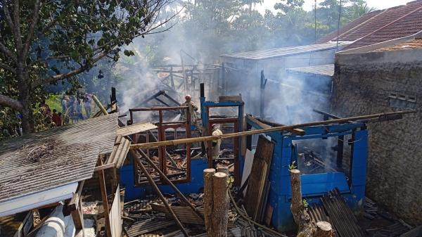 Rumah Warga di Karanggedang Ciamis Ludes Terbakar di Siang Bolong, Kerugian Sekitar Rp100 Juta