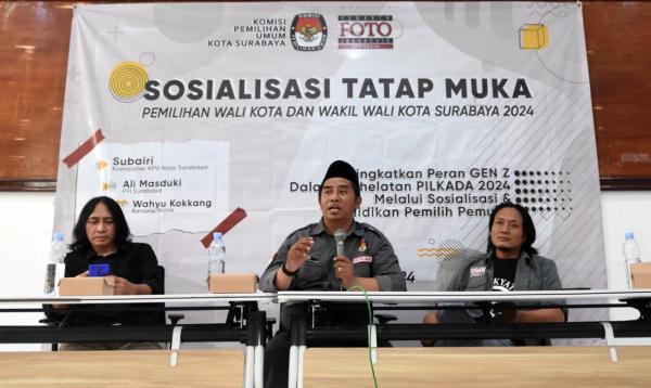 KPU Surabaya Gandeng Pewarta Foto Sosialisasi Pemilu di SMA Wijaya Putra