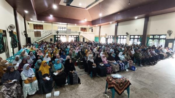 Ribuan Calon Haji Jombang Tahun 2025 dan 2026 Dikumpulkan, Terima Sajada Wali!