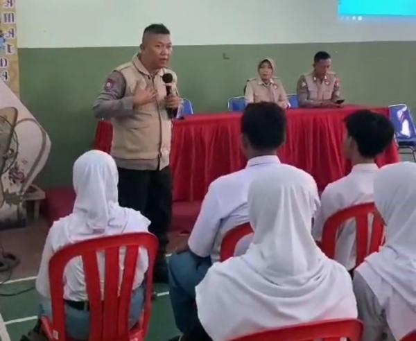 Cegah Bullying Antar Pelajar, Polres Probolinggo Gelar Psikoedukasi di Sekolah