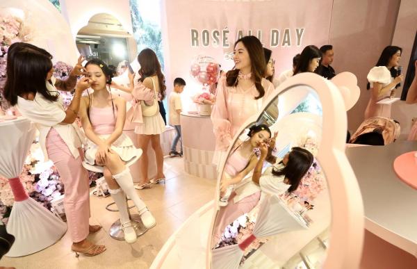 Rose All Day Cosmetics Buka Outlet di Tunjungan Plaza 6 Surabaya