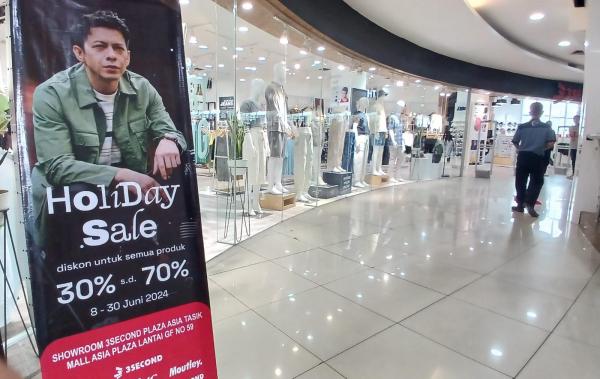 Buruan Serbu Sebelum Kehabisan! Holiday Sale 30 hingga 70 Persen  di 3Second Plaza Asia Tasikmalaya