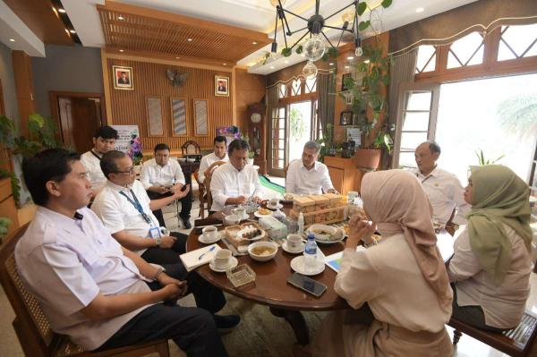 Upaya Turunkan Angka Pengangguran SMK, Sekda Herman Matangkan Konsep Teaching Factory 