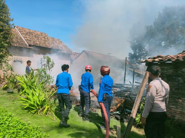 Polisi Datangi TKP Kebakaran Rumah di Sidoarjo: Diperkirakan Kerugian Capai Rp200 Juta