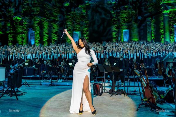 Diwarnai Penampilan 2.000 Paduan Suara, Konser Anggun di Situs Warisan Dunia UNESCO Prancis Tuai Puj