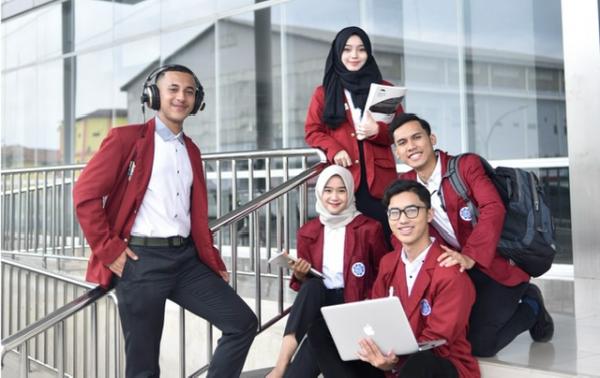 Sambut Milad ke-8, UM Bandung Tawarkan Promo Pendaftaran Khusus dan Gratis untuk Hari Istimewa