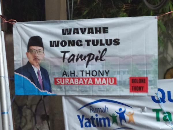 Persaingan Menuju Pilwali Surabaya 2024 Memanas, Baliho A Hermas Thony Hiasi Kota