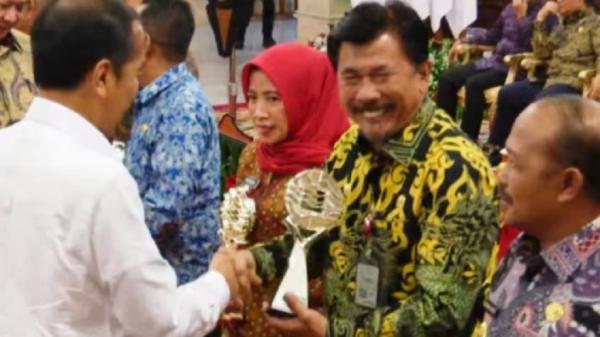 Jadi Pengendali Inflasi Terbaik di Kalimantan, Pemkab Kukar Raih Penghargaan dari Presiden Jokowi