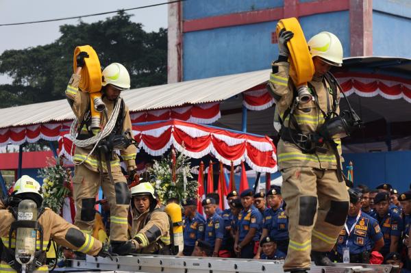 Serunya Adu Tangkas Personel Pemadam Kebakaran Jakarta