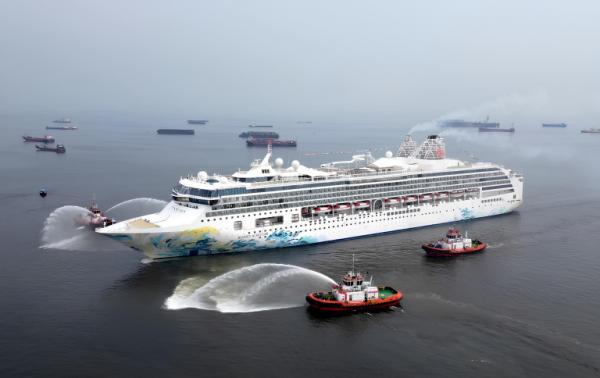 Layanan Perdana Resorts World Cruises, Jadikan Pelabuhan di Indonesia Sebagai Homeport Cruises