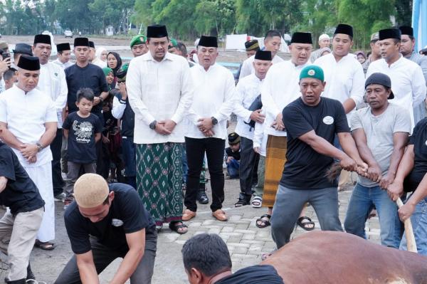 Wali Kota Medan Bobby Nasution dan Keluarga Berkurban di Komplek Tasbi I