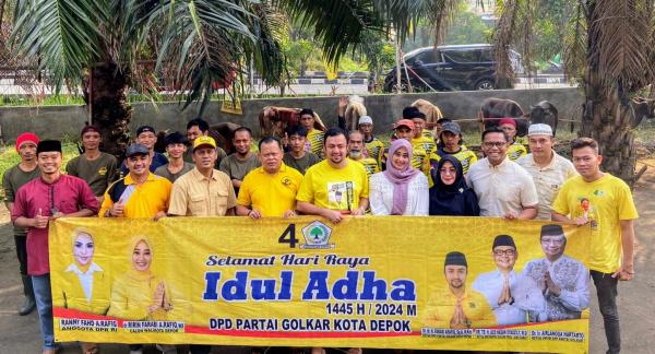 dr Ririn Farabi Arafiq Cawalkot Depok Bagi-Bagi Daging 7 Ekor Sapi di Momen Idul Adha 2024