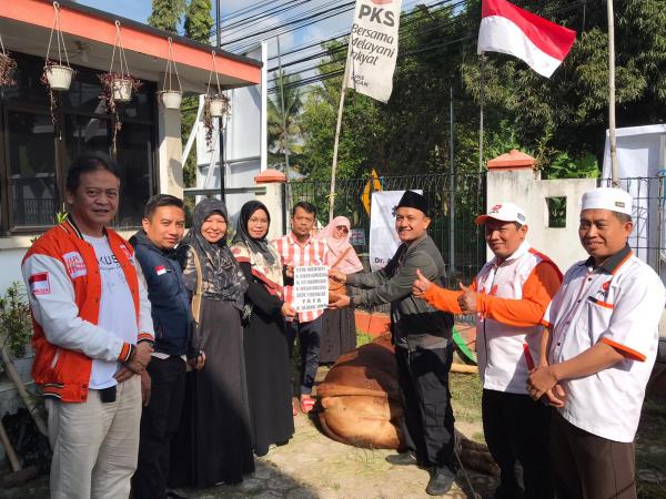 DPD PKS Kuningan Sembelih 8 Sapi dan 90 Kambing, Didistribusikan ke 32 Kecamatan