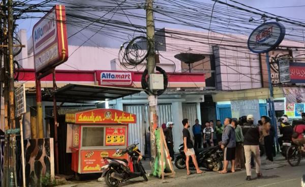 Minimarket di Cimanggis Depok Terbakar, Kerugian Capai Ratusan Juta!