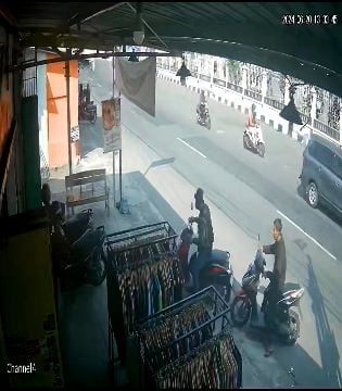Aksi Pencurian Sepeda Motor Terekam Kamera CCTV di Boyolali