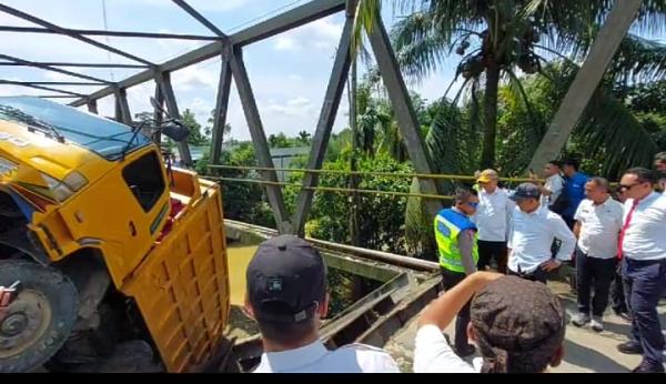 Pasca Jembatan Sei Air Tenang Roboh, Jalur Alternatif Dibuka untuk Akses Dua Kecamatan di Langkat