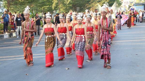 Kapolda NTT Apresiasi Fashion Carnaval Budaya di Kupang