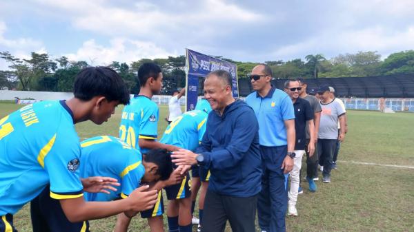 Plh Wali Kota Tasikmalaya Asep Sukmana Buka Kejurda U-14 Piala PSSI Jabar di Stadion Wiradadaha