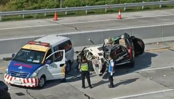 Kecelakaan Maut di Tol Semarang-Batang 4 Tewas, 2 Terlempar ke Jalan
