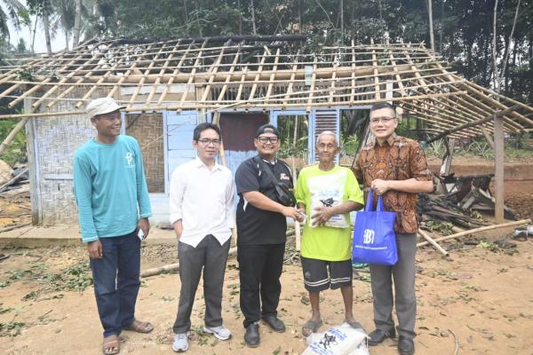 Cepat Tanggap! IBN Lampung Berikan Bantuan Langsung kepada Korban Kebakaran di Sukoharjo IV