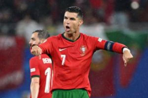 Usia Tak Muda, Ronaldo Mampu Pimpin Portugal Menang Telak atas Turki, Pemain Lain Tak Bisa Lewatinya