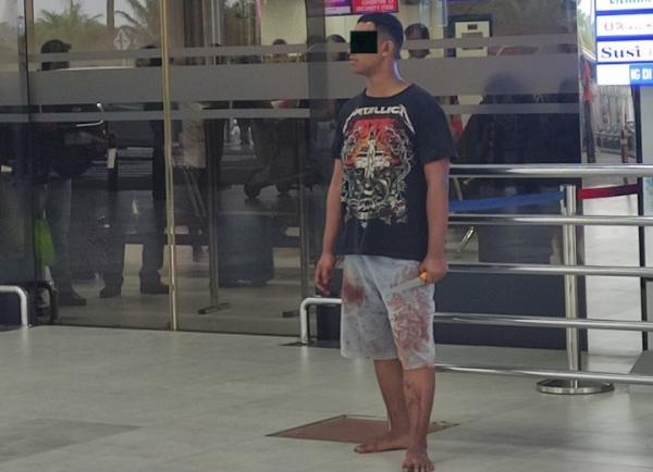 Pria Bawa Pisau Keliaran di Bandara Batam usai Tikam Ibu Kandung
