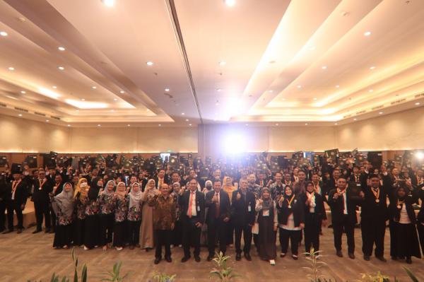 Universitas Kuningan Kukuhkan 295 Guru Profesional dalam Yudisium PPG FKIP